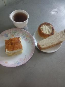 Уплотнённый полдник день - 3.Омлет с картофелем, маслом
Чай с сахаром
Ватрушка с творогом
Хлеб пшеничный