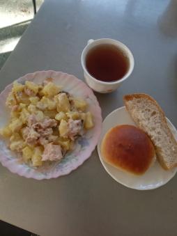 Уплотнённый полдник день -9.
Рыба запеченная с картофелем (горбуша)
Чай с сахаром
Булочка сдобная
Хлеб пшеничный